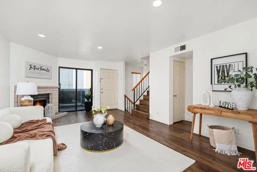 1832 Huntington Drive, #13