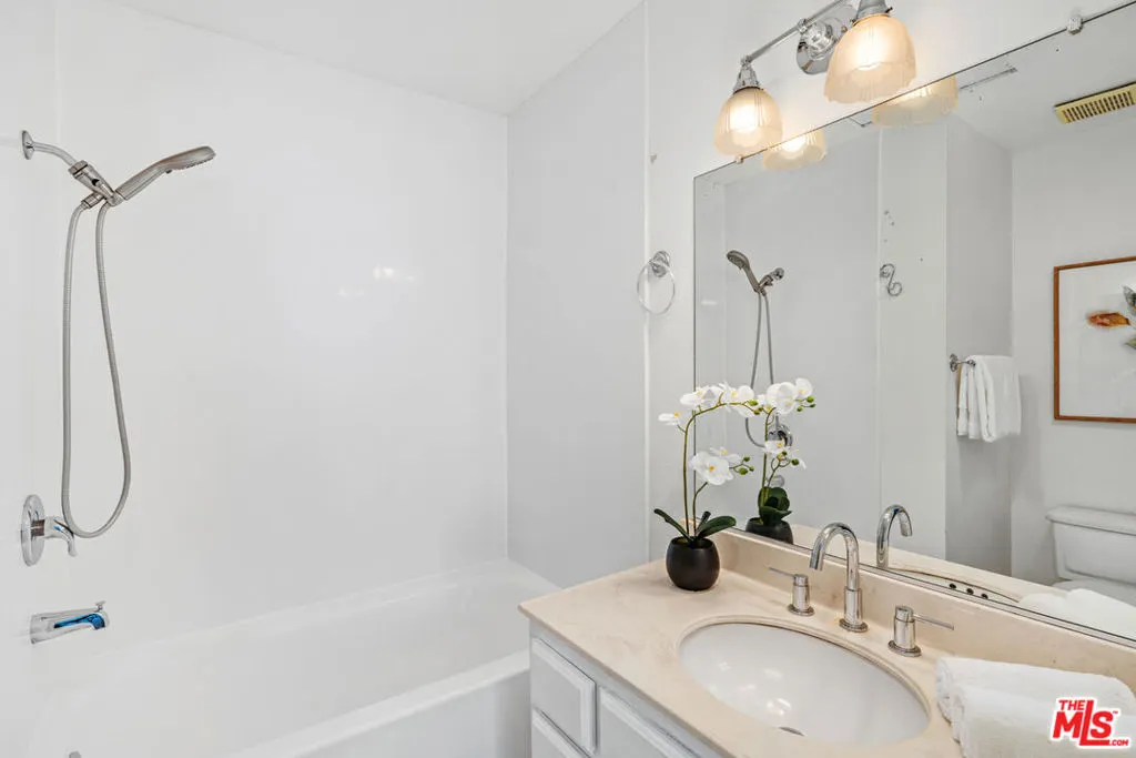 1832 Huntington Drive, #13