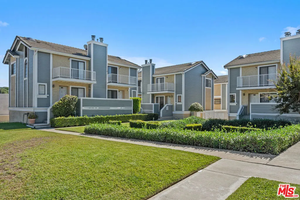 1832 Huntington Drive, #13
