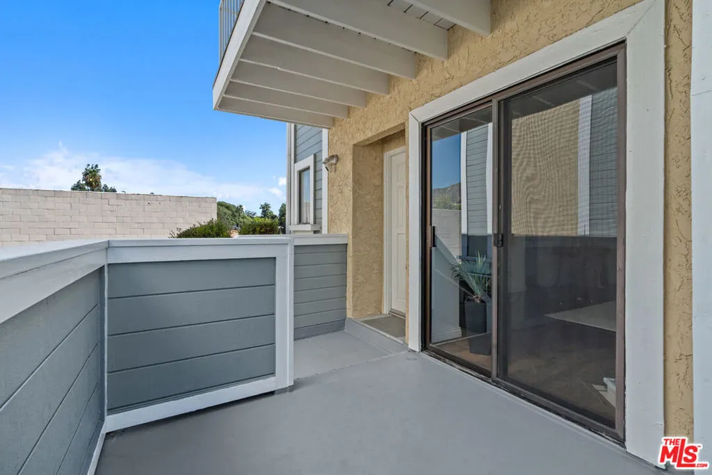 1832 Huntington Drive, #13