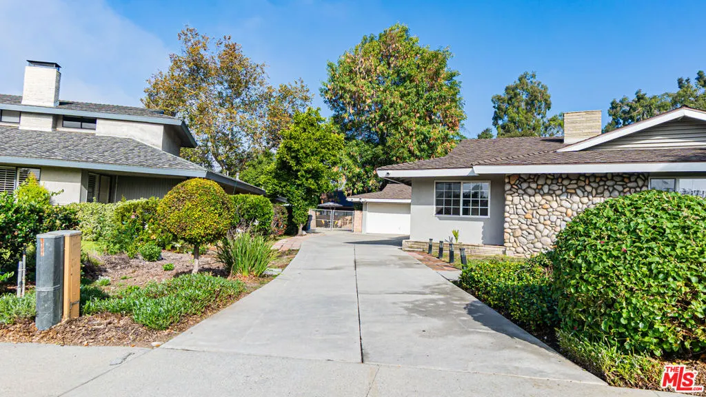 425 Fern Dell Place