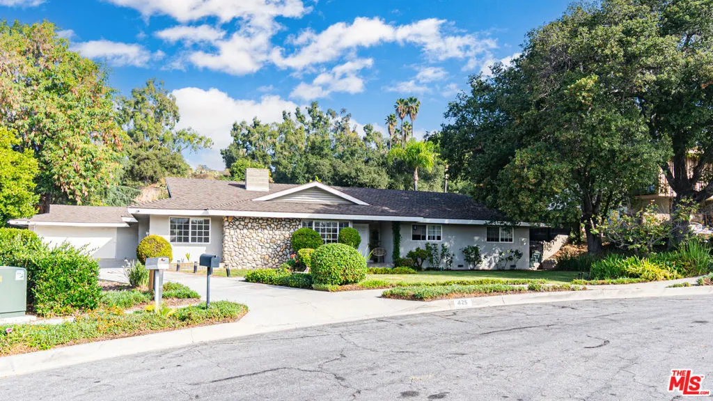 425 Fern Dell Place
