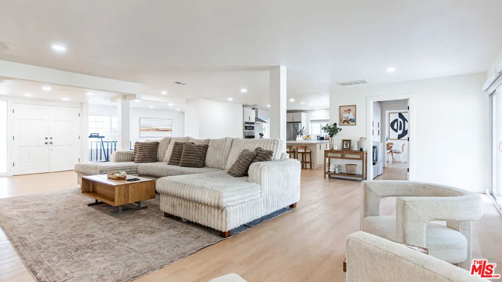 425 Fern Dell Place