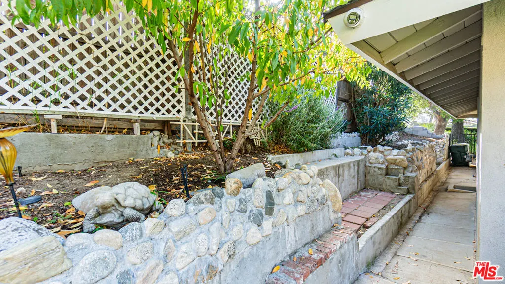 425 Fern Dell Place
