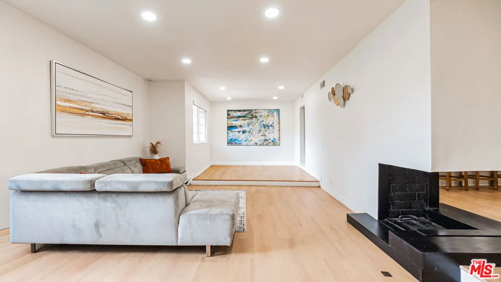 425 Fern Dell Place