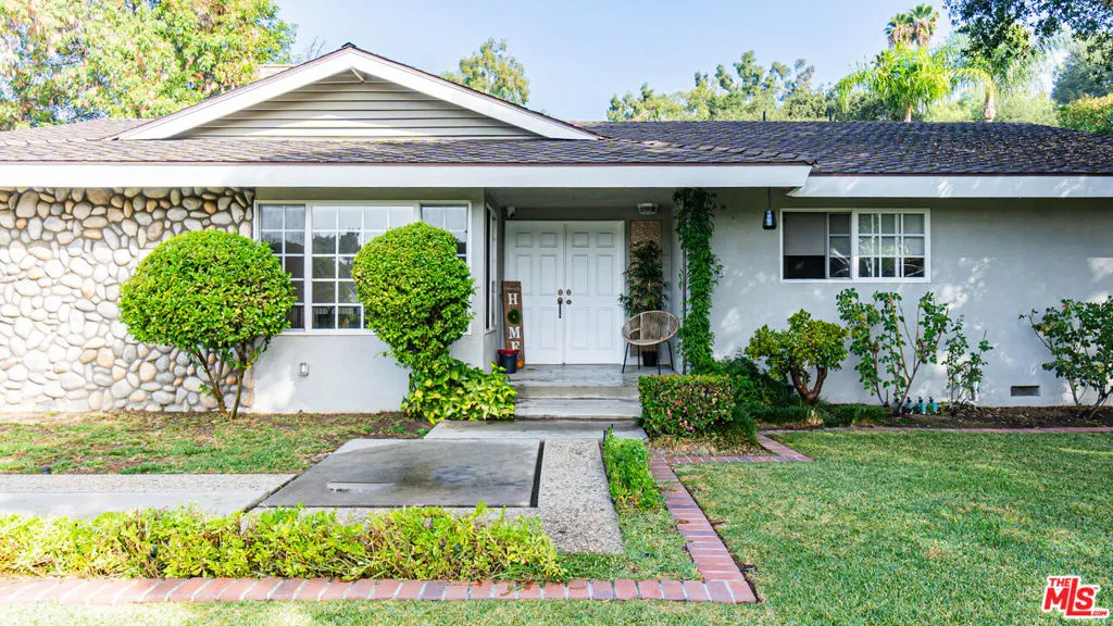 425 Fern Dell Place