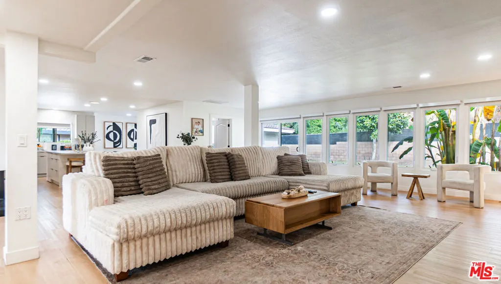 425 Fern Dell Place