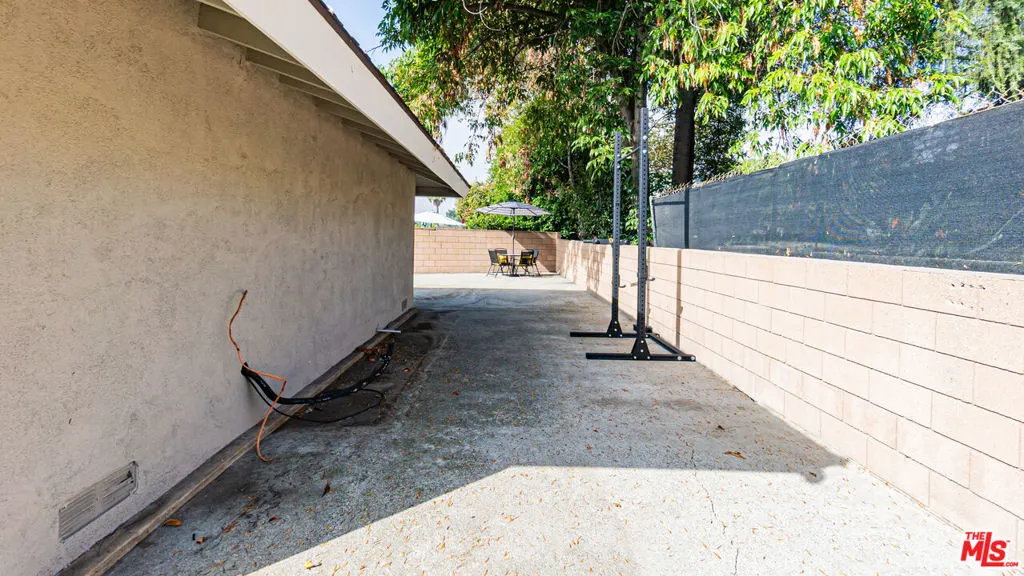 425 Fern Dell Place
