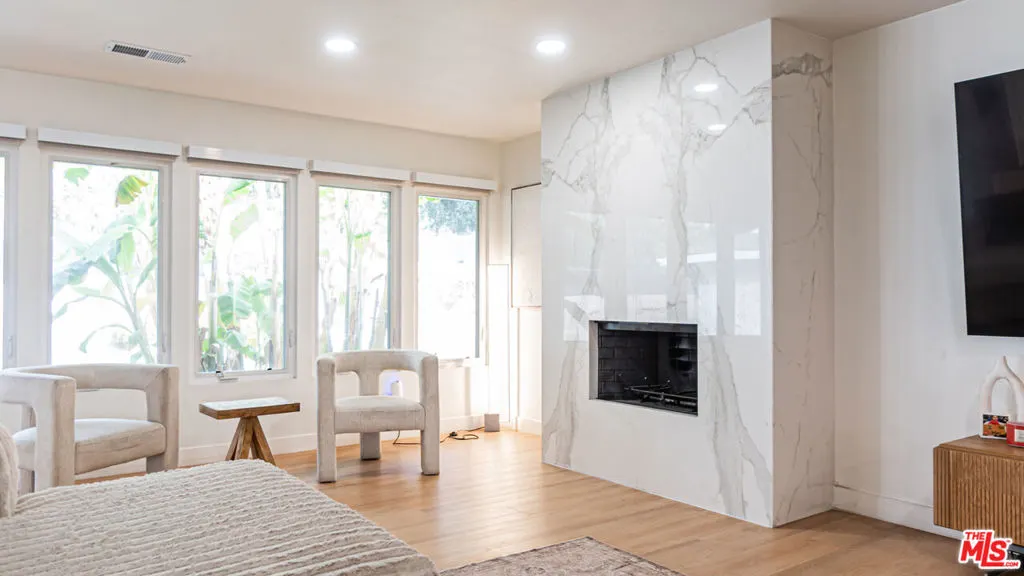 425 Fern Dell Place