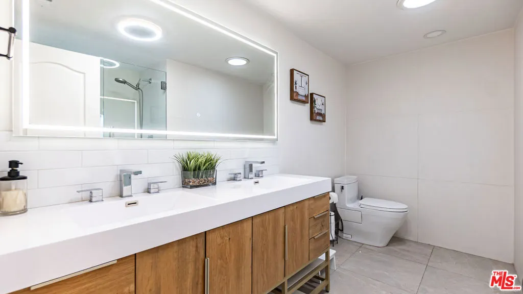 425 Fern Dell Place