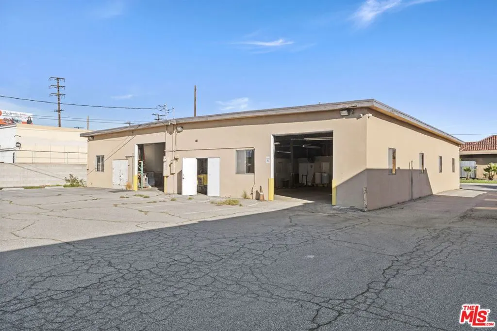 1201 N Azusa Canyon Road