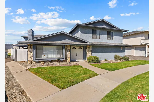 121 Greentree Lane