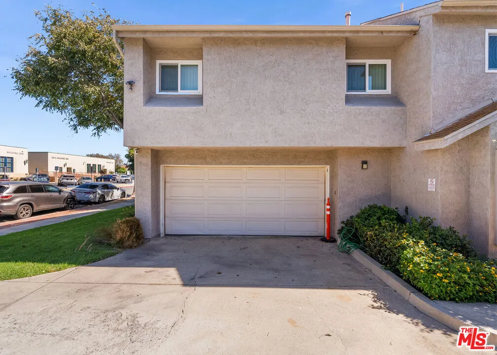 318 E Wilshire Avenue
