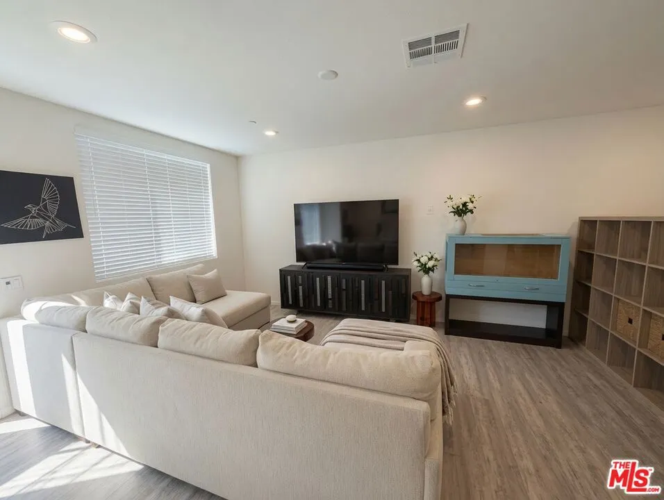 1019 Hudson Lane