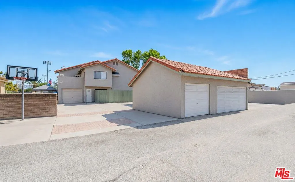 219 W Puente Street