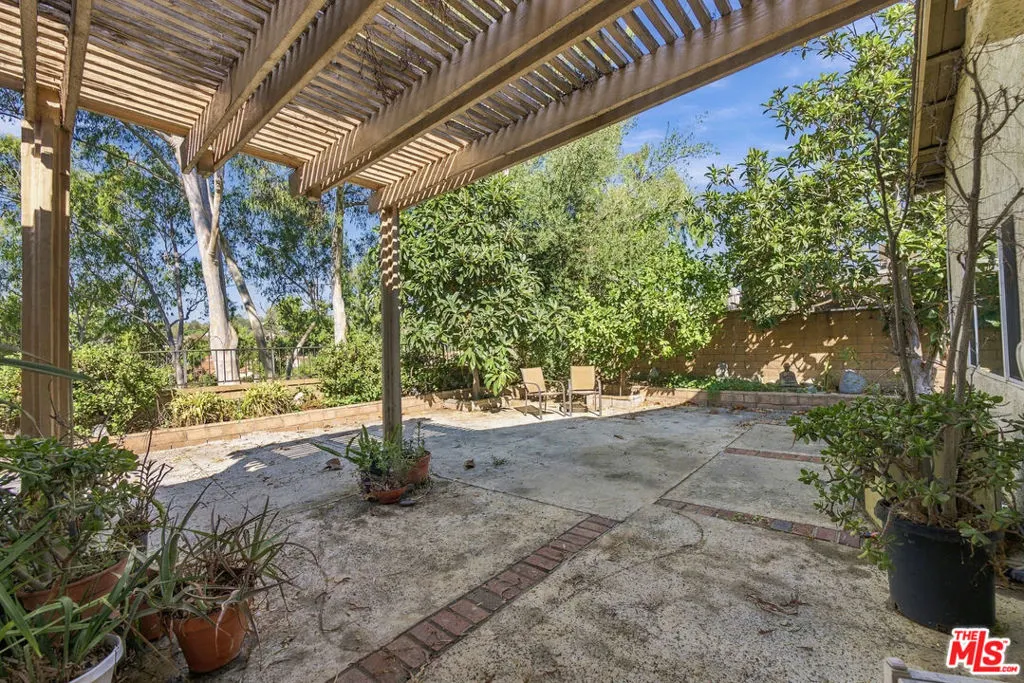 21 Country Wood Drive