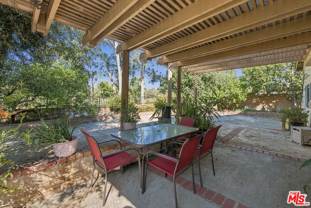 21 Country Wood Drive