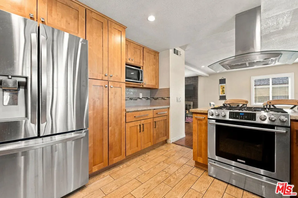 21 Country Wood Drive