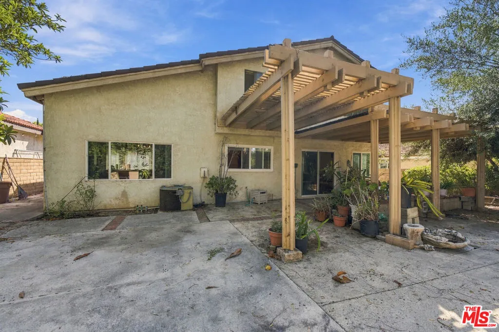 21 Country Wood Drive