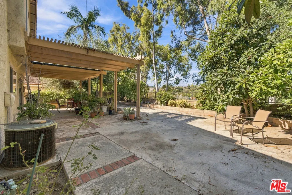 21 Country Wood Drive