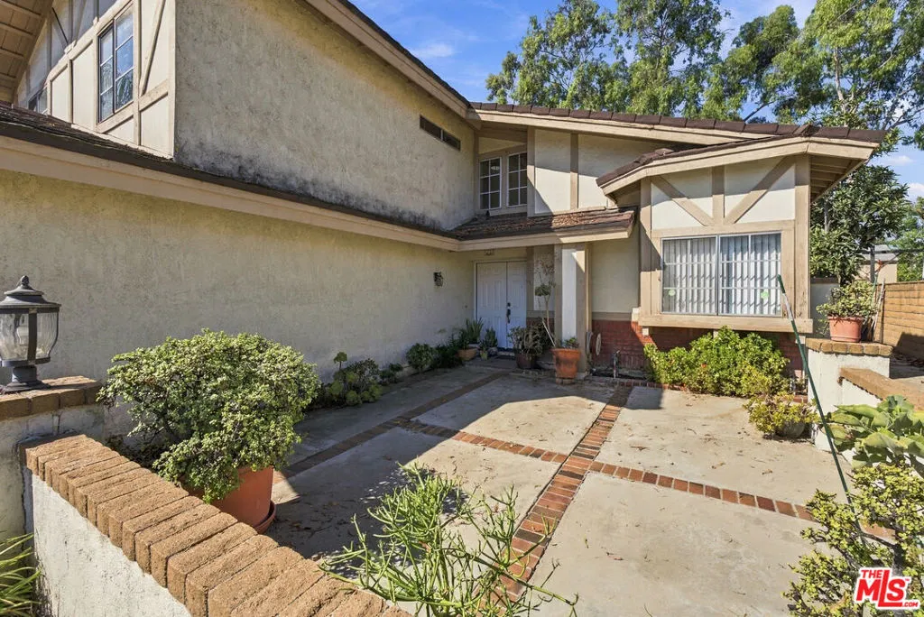 21 Country Wood Drive