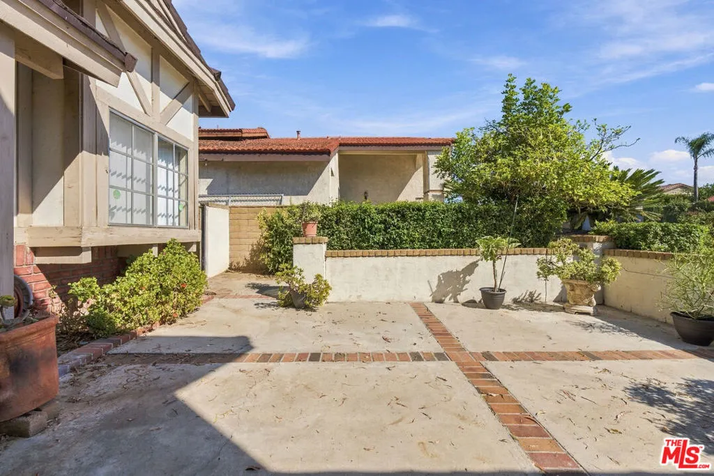 21 Country Wood Drive