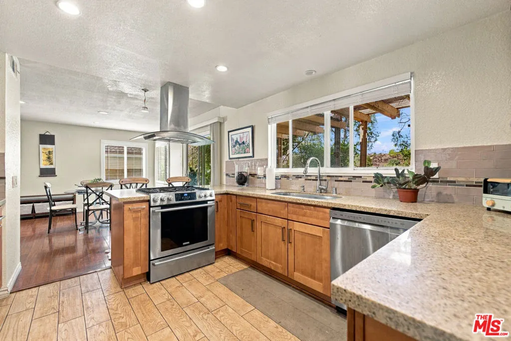 21 Country Wood Drive