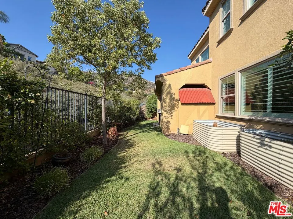 627 E Orange Blossom Way