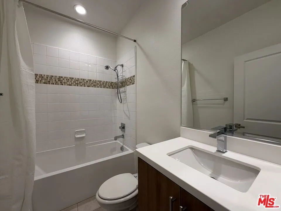 627 E Orange Blossom Way
