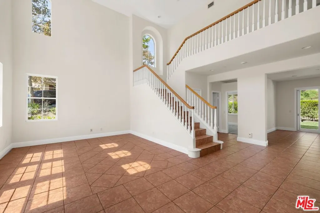 11 Turning Leaf Way