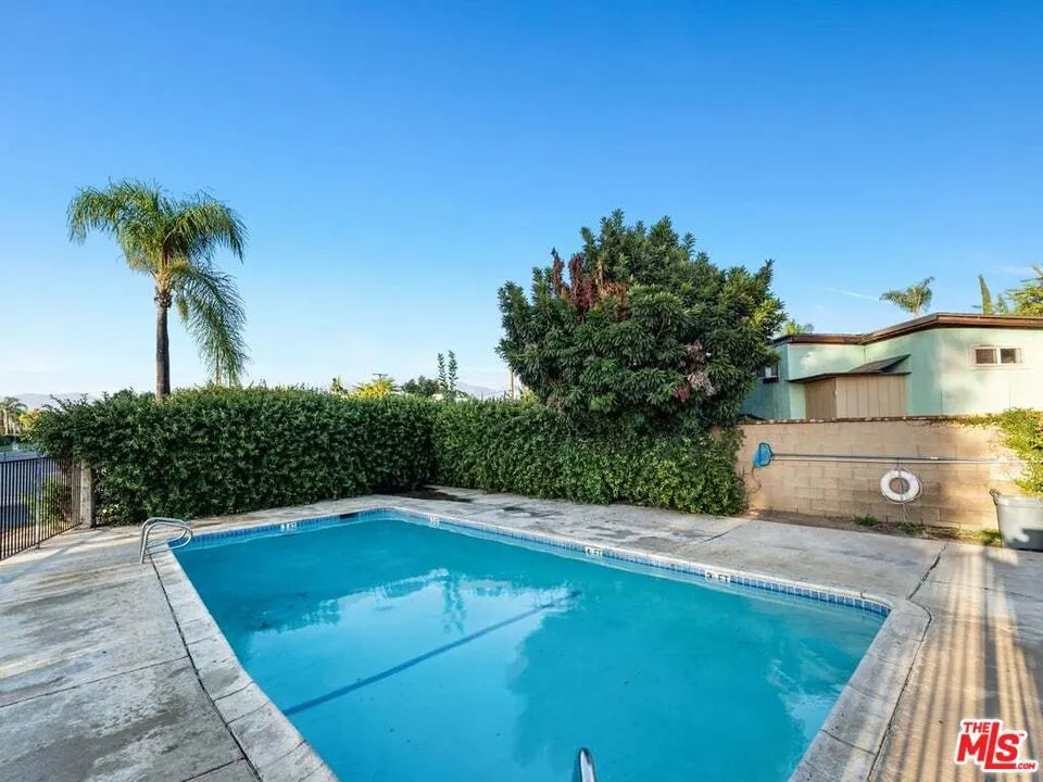 257 Las Brisas Circle