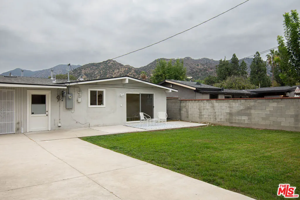 320 W Ashby Street