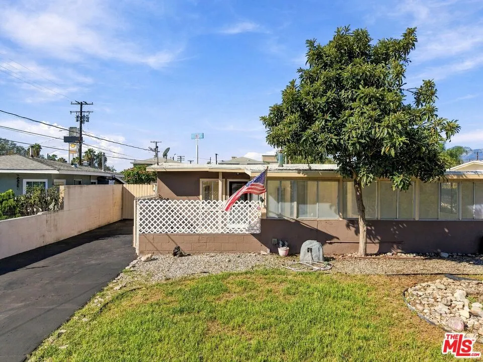105 N Dalton Avenue