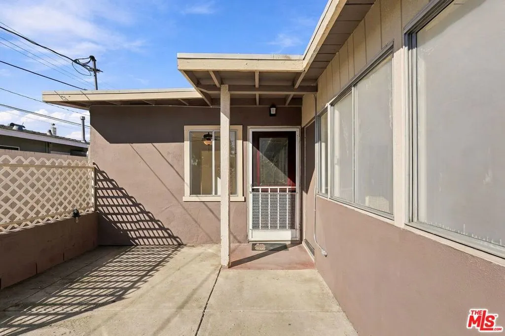 105 N Dalton Avenue