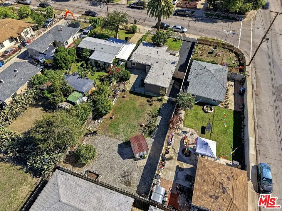 105 N Dalton Avenue