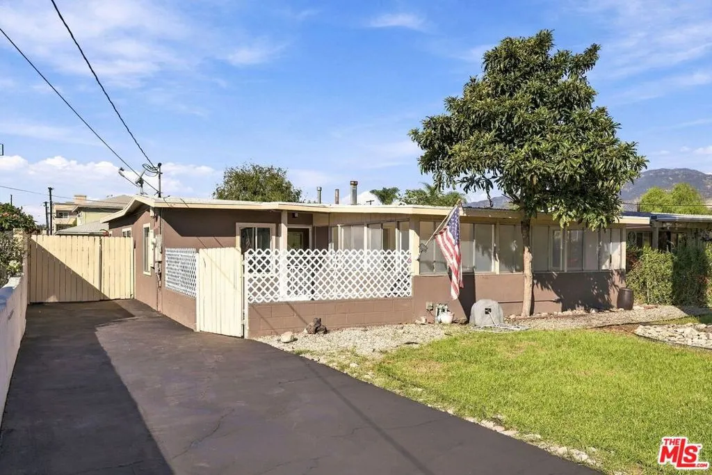 105 N Dalton Avenue
