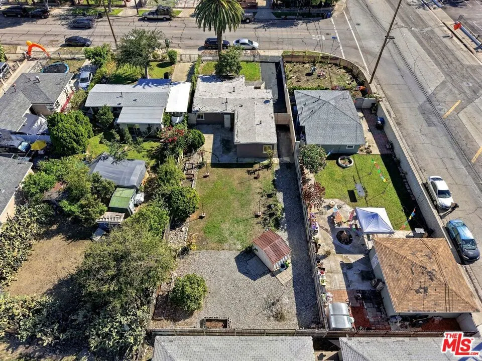 105 N Dalton Avenue