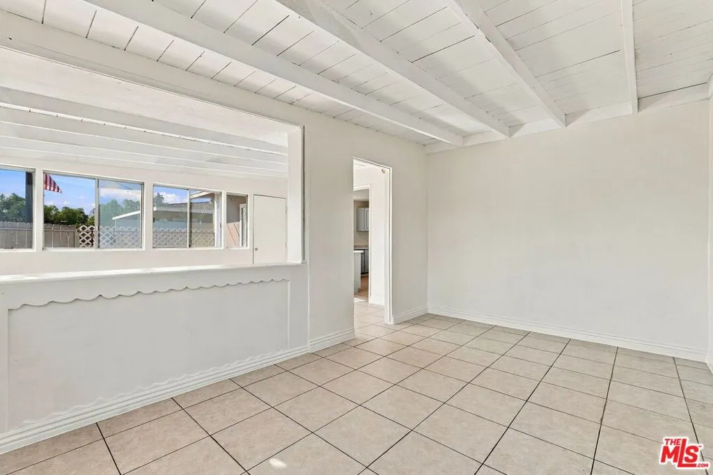 105 N Dalton Avenue
