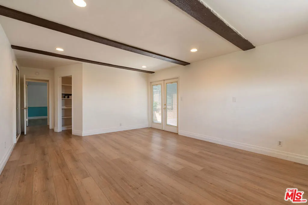 1006 W Milton Drive