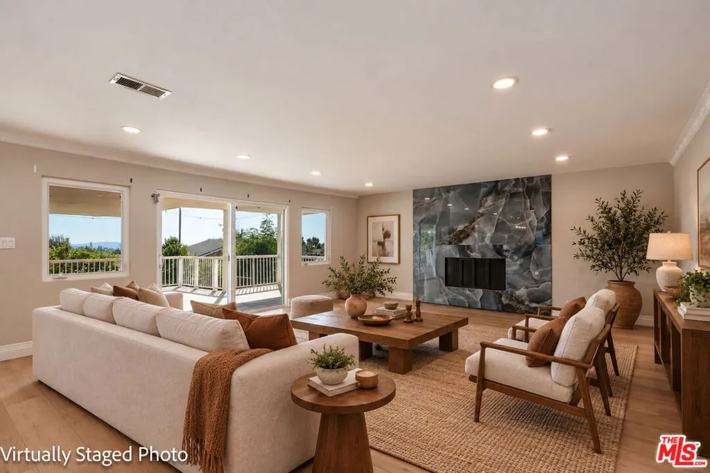 1006 W Milton Drive
