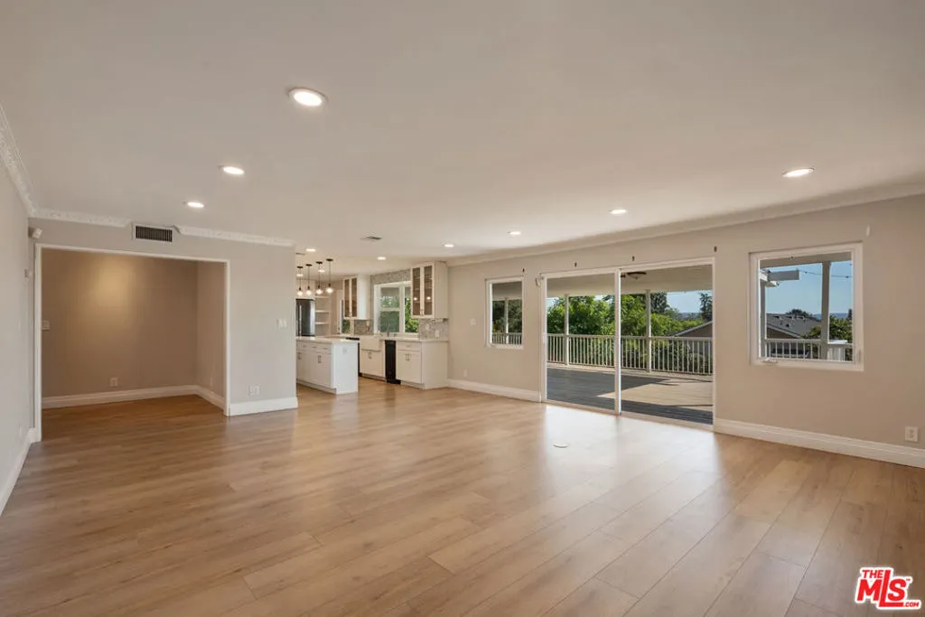1006 W Milton Drive
