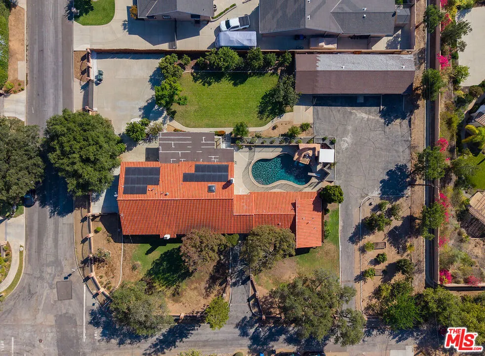 1006 W Milton Drive