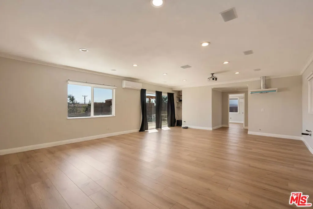 1006 W Milton Drive