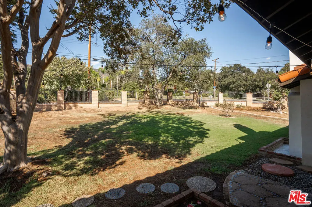 1006 W Milton Drive
