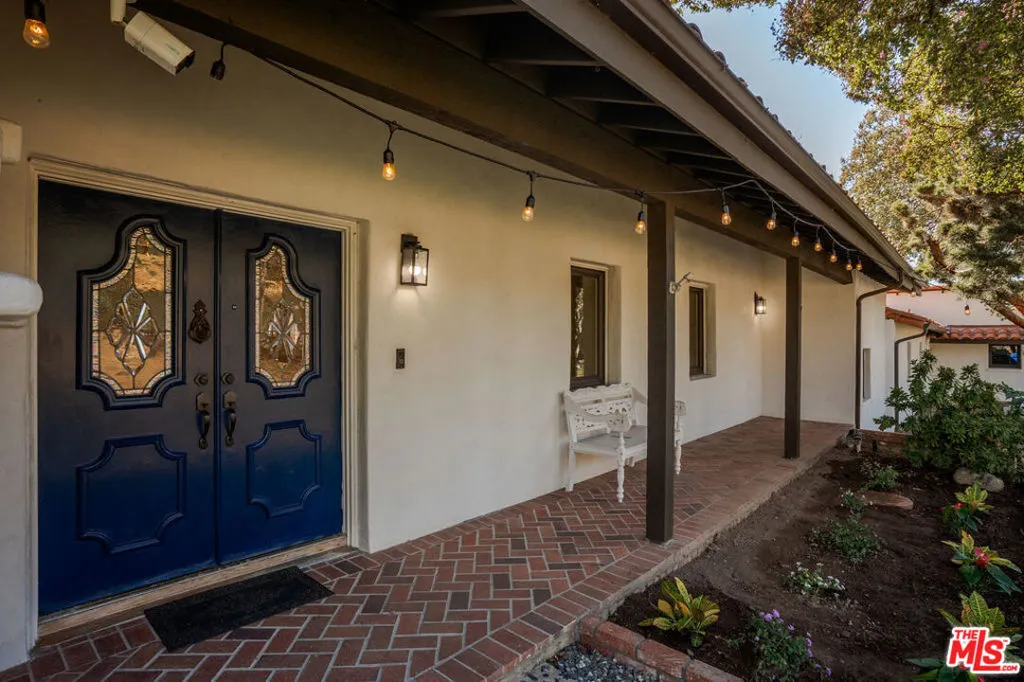 1006 W Milton Drive