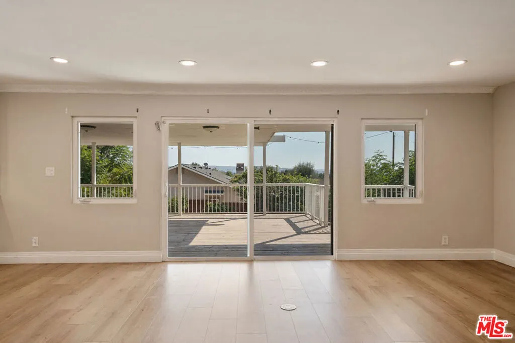 1006 W Milton Drive