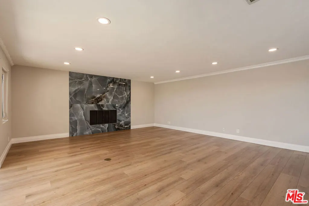 1006 W Milton Drive