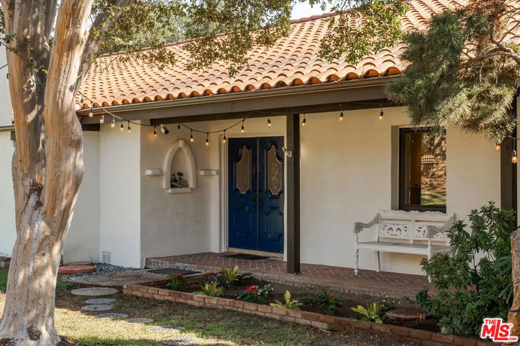 1006 W Milton Drive