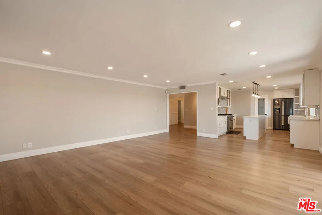 1006 W Milton Drive