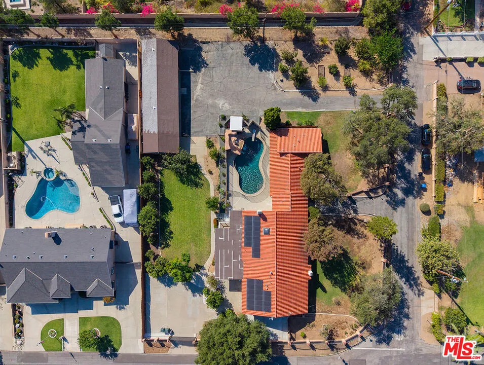 1006 W Milton Drive